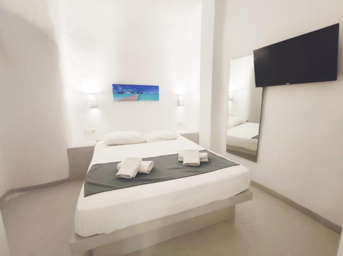 Livin Santorini - Center Rooms Санторини Экстерьер фото