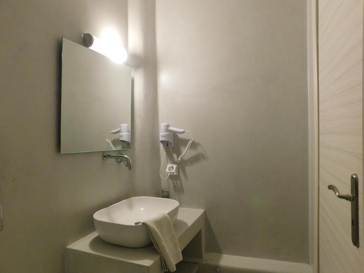 Livin Santorini - Center Rooms Санторини Экстерьер фото